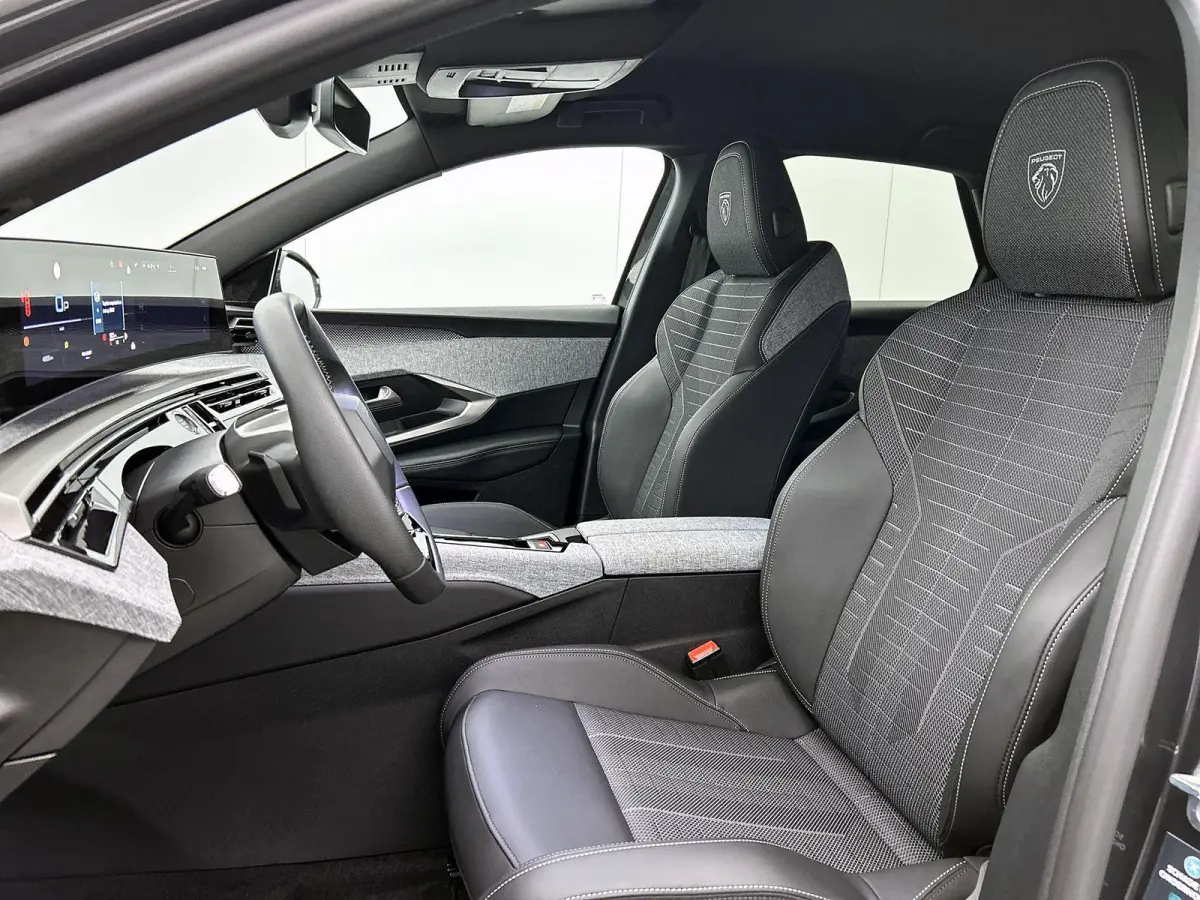 1.2 Hybrid 145pk GT Automaat | 3-Fase | Elektrische Achterklep | Adaptieve Cruise Control | Navigatie | 19"LMV | Matrix-LED | Dodehoekdetectie | Stoelverwarming |