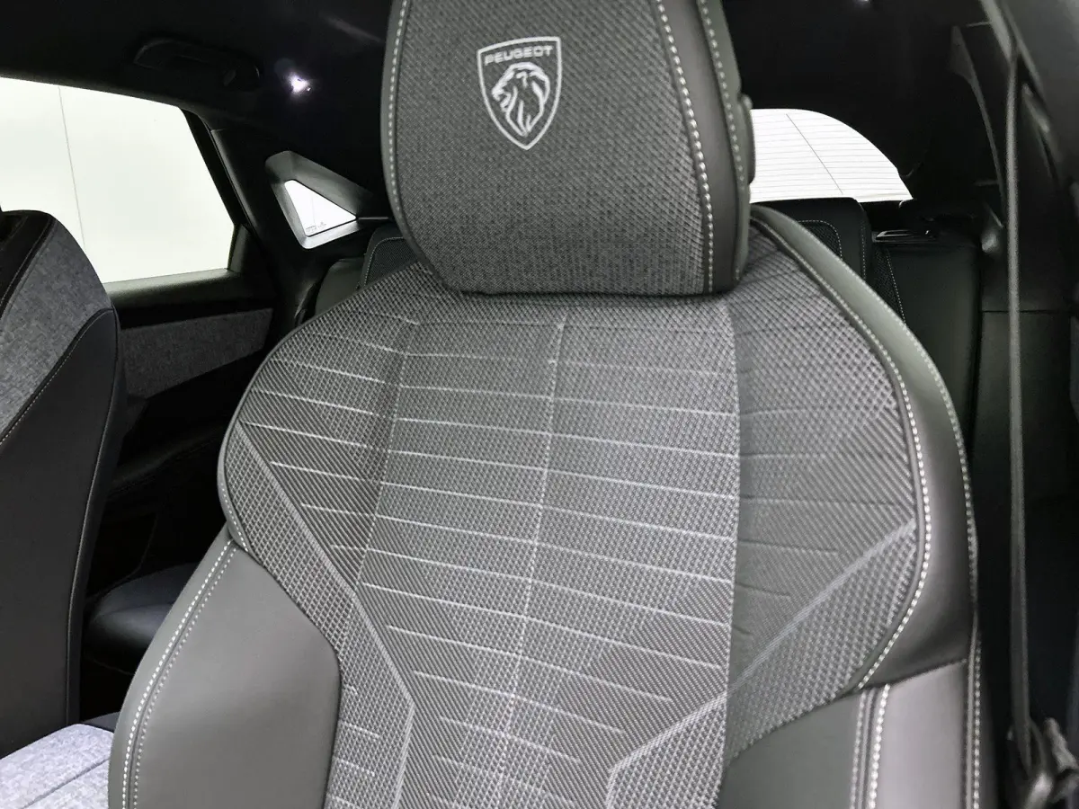 1.2 Hybrid 145pk GT Automaat | 3-Fase | Elektrische Achterklep | Adaptieve Cruise Control | Navigatie | 19"LMV | Matrix-LED | Dodehoekdetectie | Stoelverwarming |