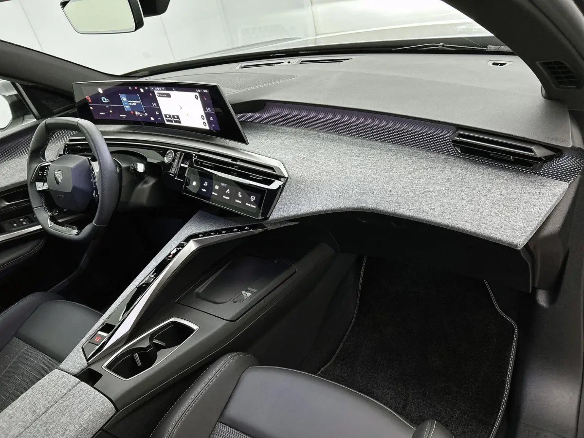 1.2 Hybrid 145pk GT Automaat | 3-Fase | Elektrische Achterklep | Adaptieve Cruise Control | Navigatie | 19"LMV | Matrix-LED | Dodehoekdetectie | Stoelverwarming |