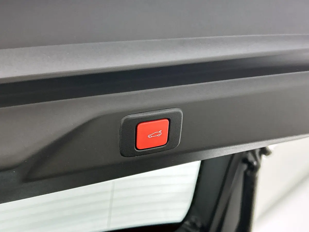 1.2 Hybrid 145pk GT Automaat | 3-Fase | Elektrische Achterklep | Adaptieve Cruise Control | Navigatie | 19"LMV | Matrix-LED | Dodehoekdetectie | Stoelverwarming |