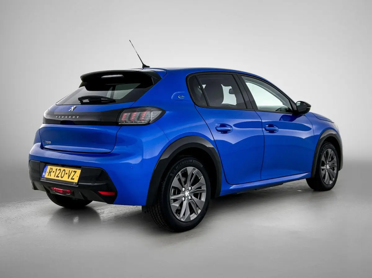 136pk EV Allure Pack 50 kWh Automaat | Achteruitrijcamera | Climate Control | Cruise Control | Parkeersensoren | Stoelverwarming | Stof/kunstleder | Keyless | Apple Carplay / Android Auto | 