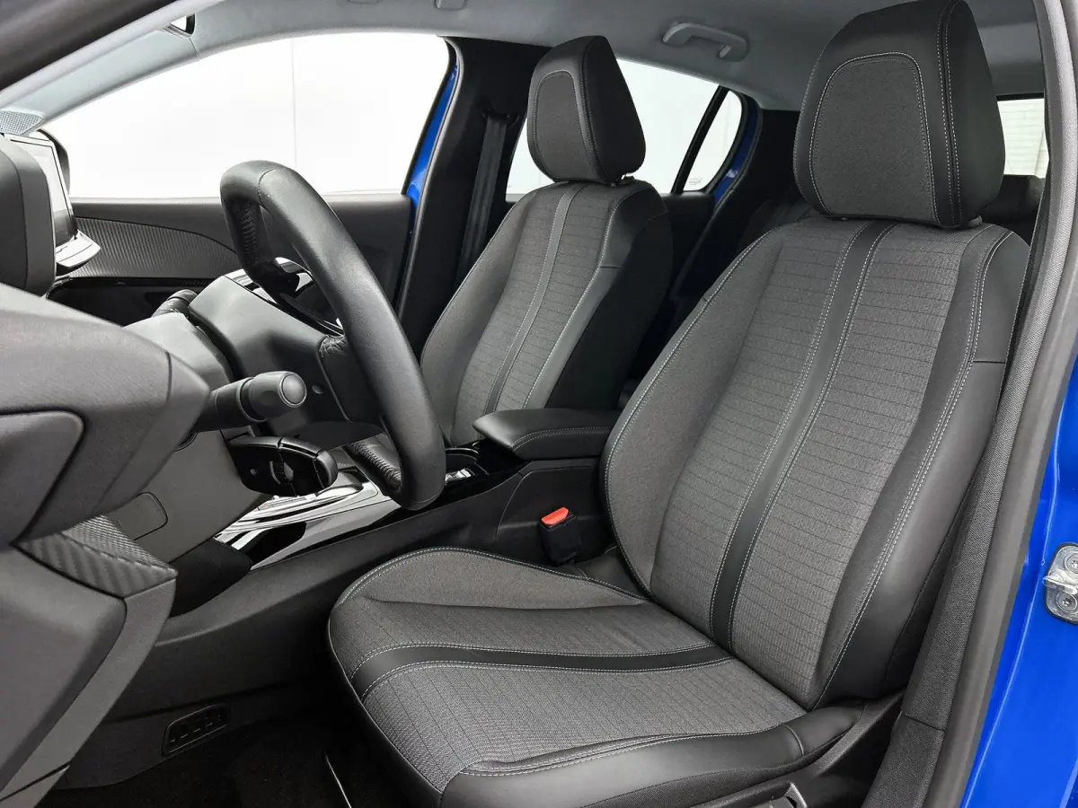 136pk EV Allure Pack 50 kWh Automaat | Achteruitrijcamera | Climate Control | Cruise Control | Parkeersensoren | Stoelverwarming | Stof/kunstleder | Keyless | Apple Carplay / Android Auto | 