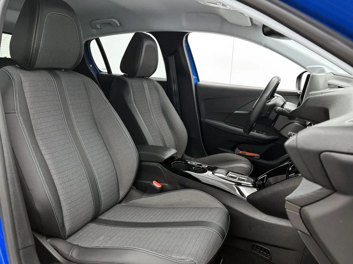 136pk EV Allure Pack 50 kWh Automaat | Achteruitrijcamera | Climate Control | Cruise Control | Parkeersensoren | Stoelverwarming | Stof/kunstleder | Keyless | Apple Carplay / Android Auto | 