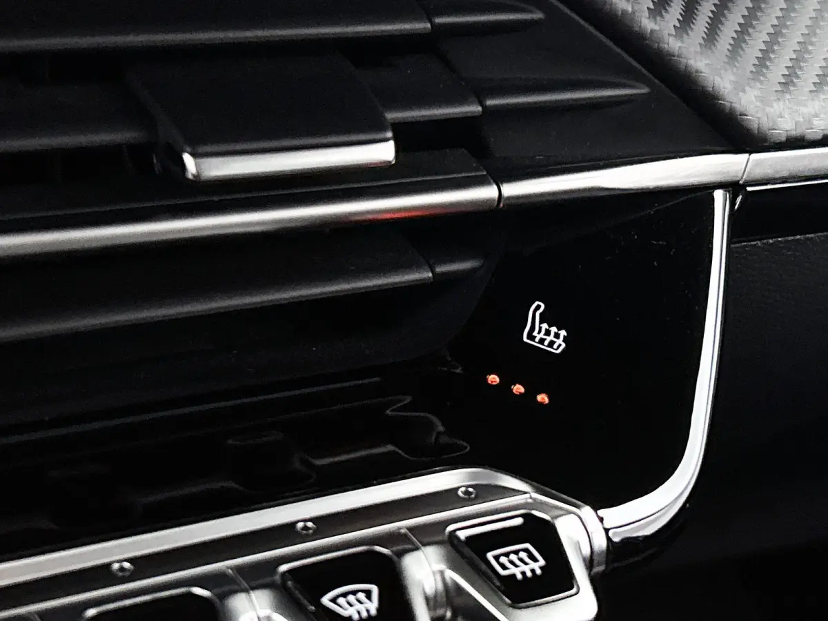 136pk EV Allure Pack 50 kWh Automaat | Achteruitrijcamera | Climate Control | Cruise Control | Parkeersensoren | Stoelverwarming | Stof/kunstleder | Keyless | Apple Carplay / Android Auto | 
