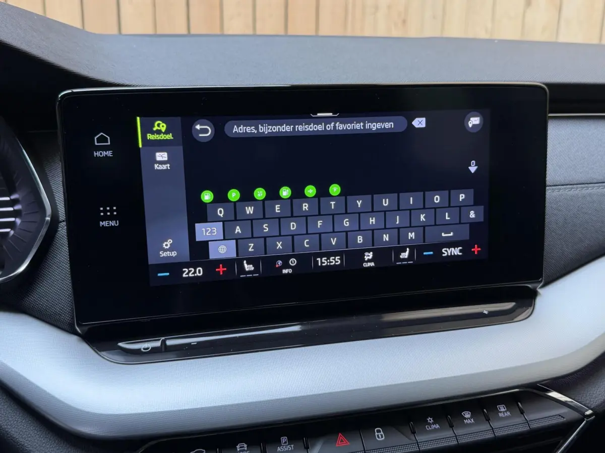 1.0 TSI Business Edition Plus Apple CarPlay/Android Auto | Cruise & climate control | Dode hoek detectie | LED koplampen | Navigatiesysteem | Stoel en stuurwielverwarming | Parkeersensoren v