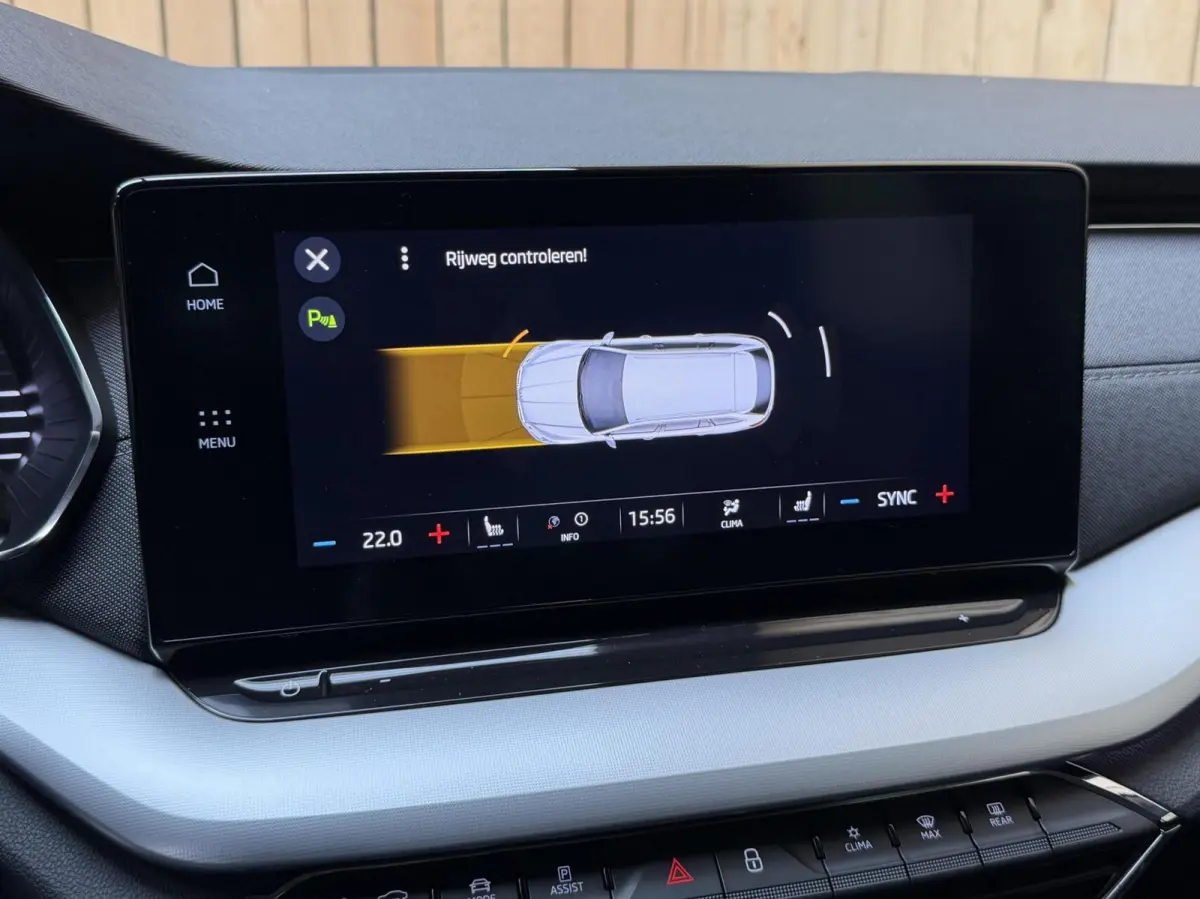 1.0 TSI Business Edition Plus Apple CarPlay/Android Auto | Cruise & climate control | Dode hoek detectie | LED koplampen | Navigatiesysteem | Stoel en stuurwielverwarming | Parkeersensoren v