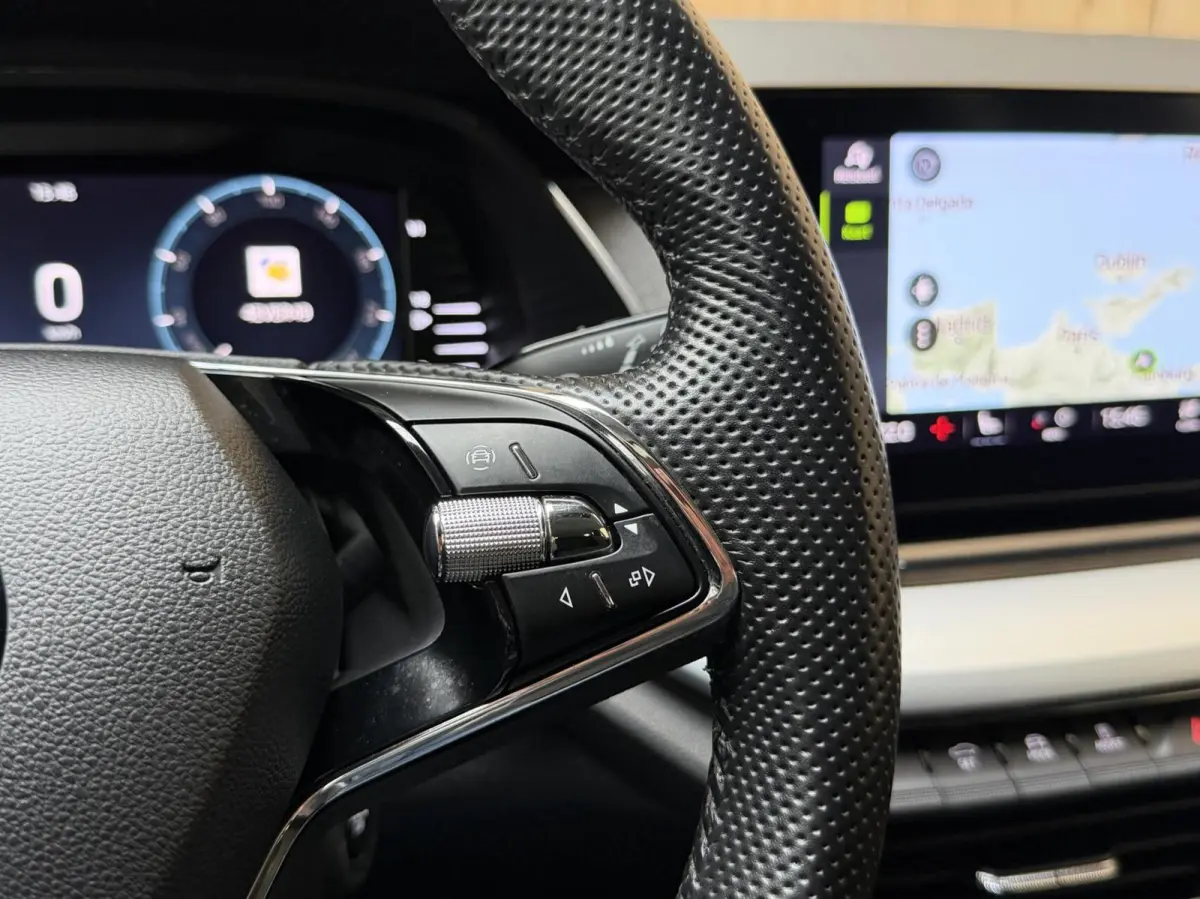 1.0 TSI Business Edition Plus Apple CarPlay/Android Auto | Cruise & climate control | Dode hoek detectie | LED koplampen | Navigatiesysteem | Stoel en stuurwielverwarming | Parkeersensoren v