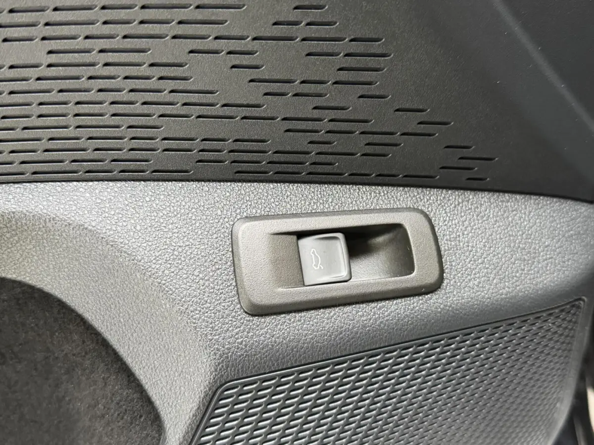 1.0 TSI Business Edition Plus Apple CarPlay/Android Auto | Cruise & climate control | Dode hoek detectie | LED koplampen | Navigatiesysteem | Stoel en stuurwielverwarming | Parkeersensoren v
