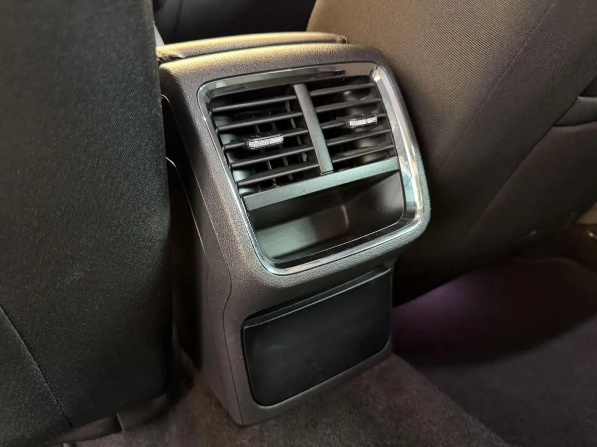 1.0 TSI Business Edition Plus Apple CarPlay/Android Auto | Cruise & climate control | Dode hoek detectie | LED koplampen | Navigatiesysteem | Stoel en stuurwielverwarming | Parkeersensoren v