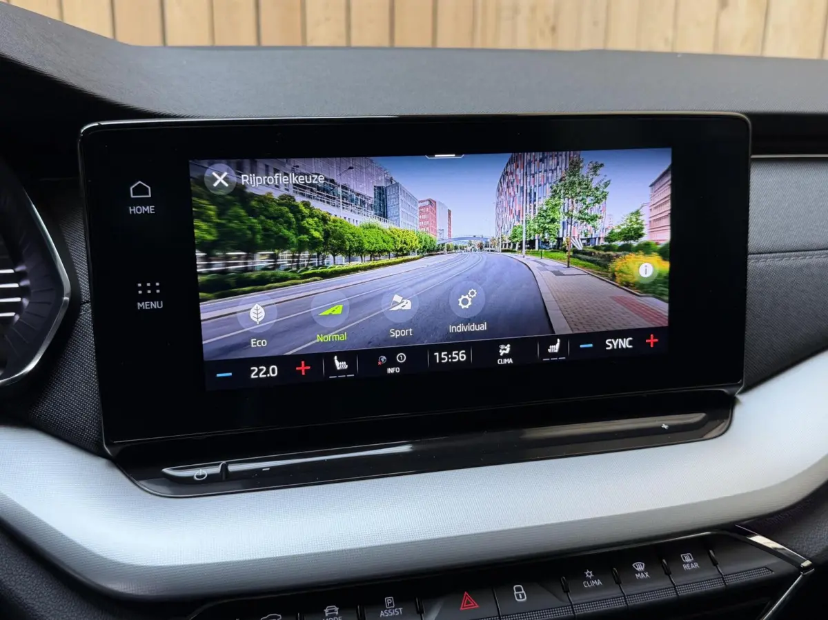 1.0 TSI Business Edition Plus Apple CarPlay/Android Auto | Cruise & climate control | Dode hoek detectie | LED koplampen | Navigatiesysteem | Stoel en stuurwielverwarming | Parkeersensoren v
