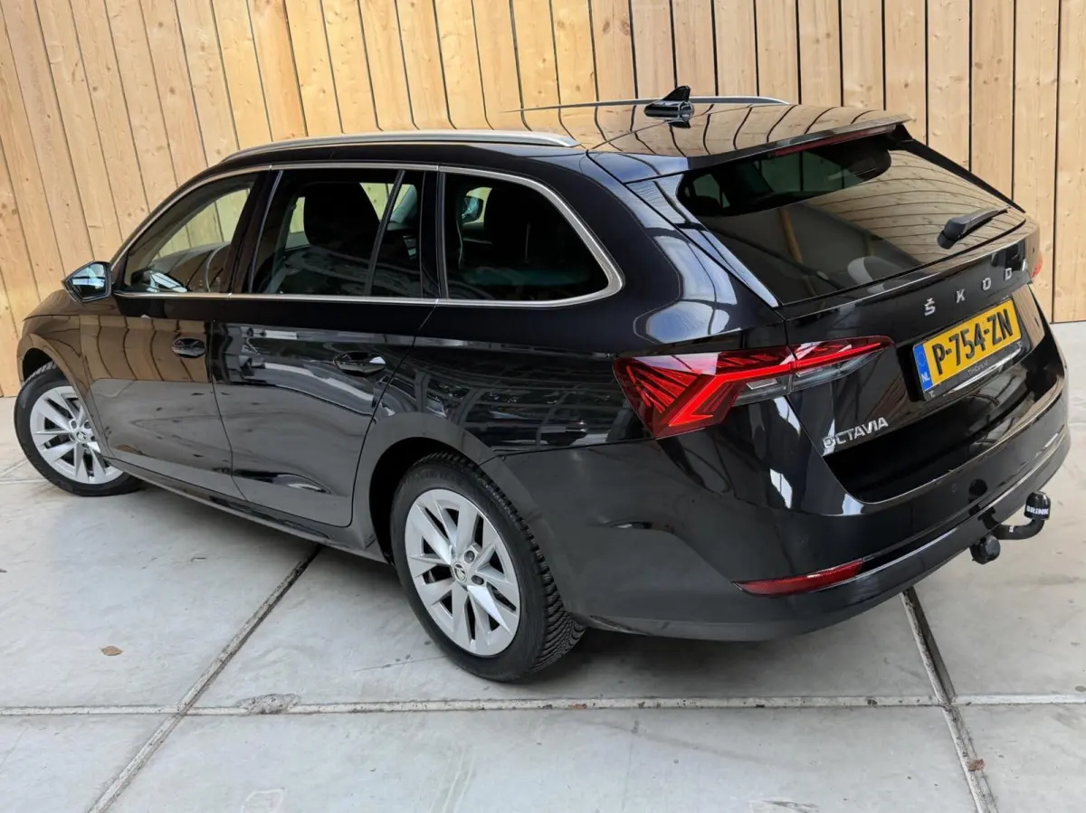 1.0 TSI Business Edition Plus Apple CarPlay/Android Auto | Cruise & climate control | Dode hoek detectie | LED koplampen | Navigatiesysteem | Stoel en stuurwielverwarming | Parkeersensoren v