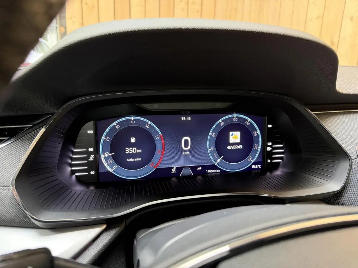 1.0 TSI Business Edition Plus Apple CarPlay/Android Auto | Cruise & climate control | Dode hoek detectie | LED koplampen | Navigatiesysteem | Stoel en stuurwielverwarming | Parkeersensoren v