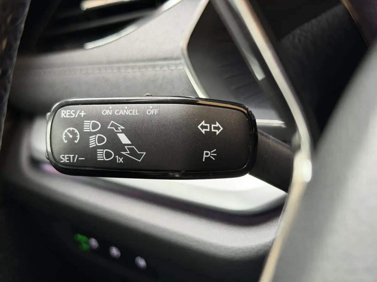 1.0 TSI Business Edition Plus Apple CarPlay/Android Auto | Cruise & climate control | Dode hoek detectie | LED koplampen | Navigatiesysteem | Stoel en stuurwielverwarming | Parkeersensoren v
