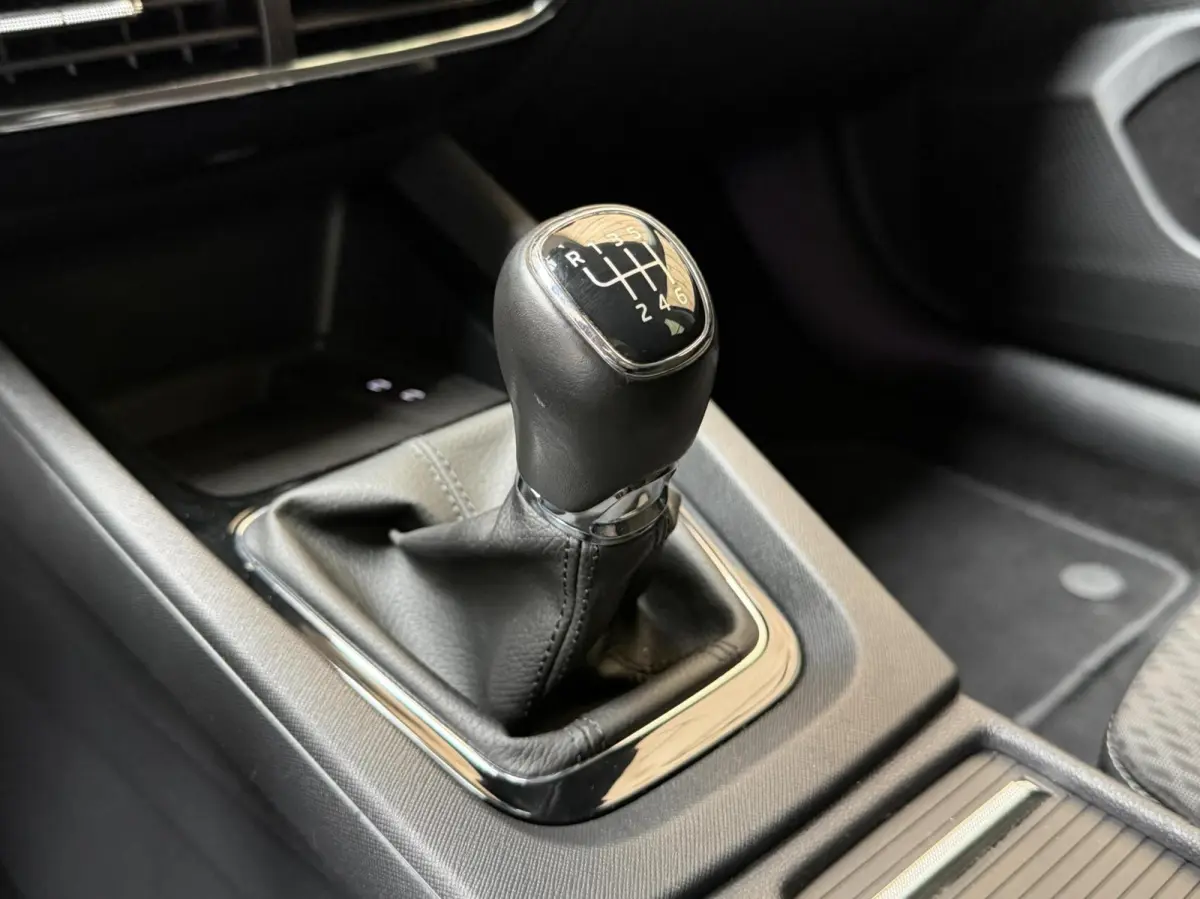 1.0 TSI Business Edition Plus Apple CarPlay/Android Auto | Cruise & climate control | Dode hoek detectie | LED koplampen | Navigatiesysteem | Stoel en stuurwielverwarming | Parkeersensoren v