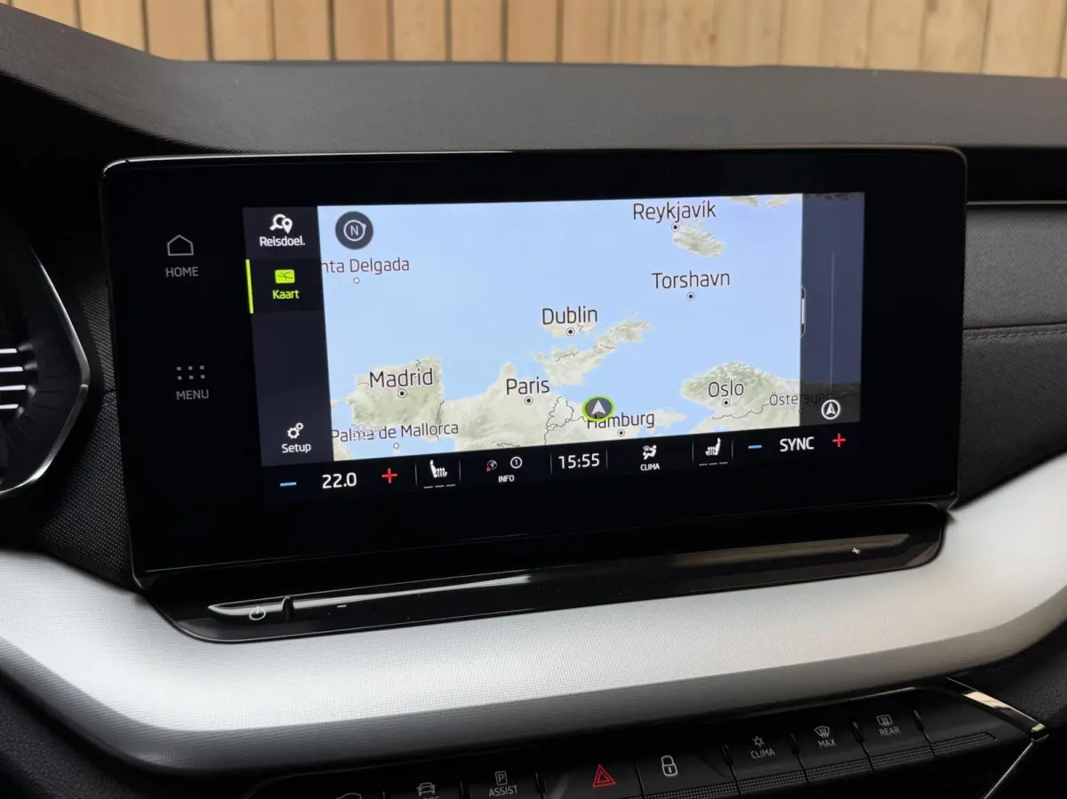 1.0 TSI Business Edition Plus Apple CarPlay/Android Auto | Cruise & climate control | Dode hoek detectie | LED koplampen | Navigatiesysteem | Stoel en stuurwielverwarming | Parkeersensoren v