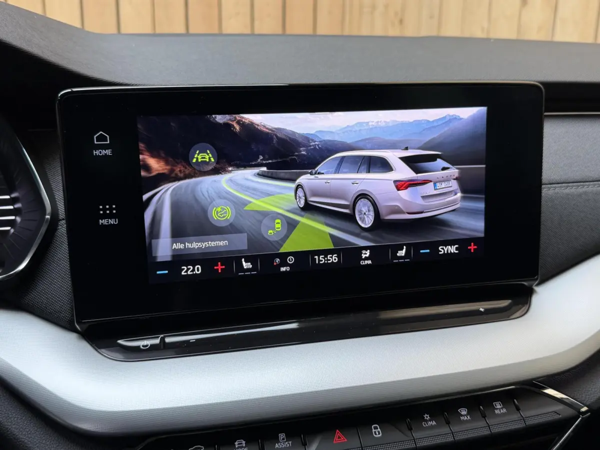 1.0 TSI Business Edition Plus Apple CarPlay/Android Auto | Cruise & climate control | Dode hoek detectie | LED koplampen | Navigatiesysteem | Stoel en stuurwielverwarming | Parkeersensoren v