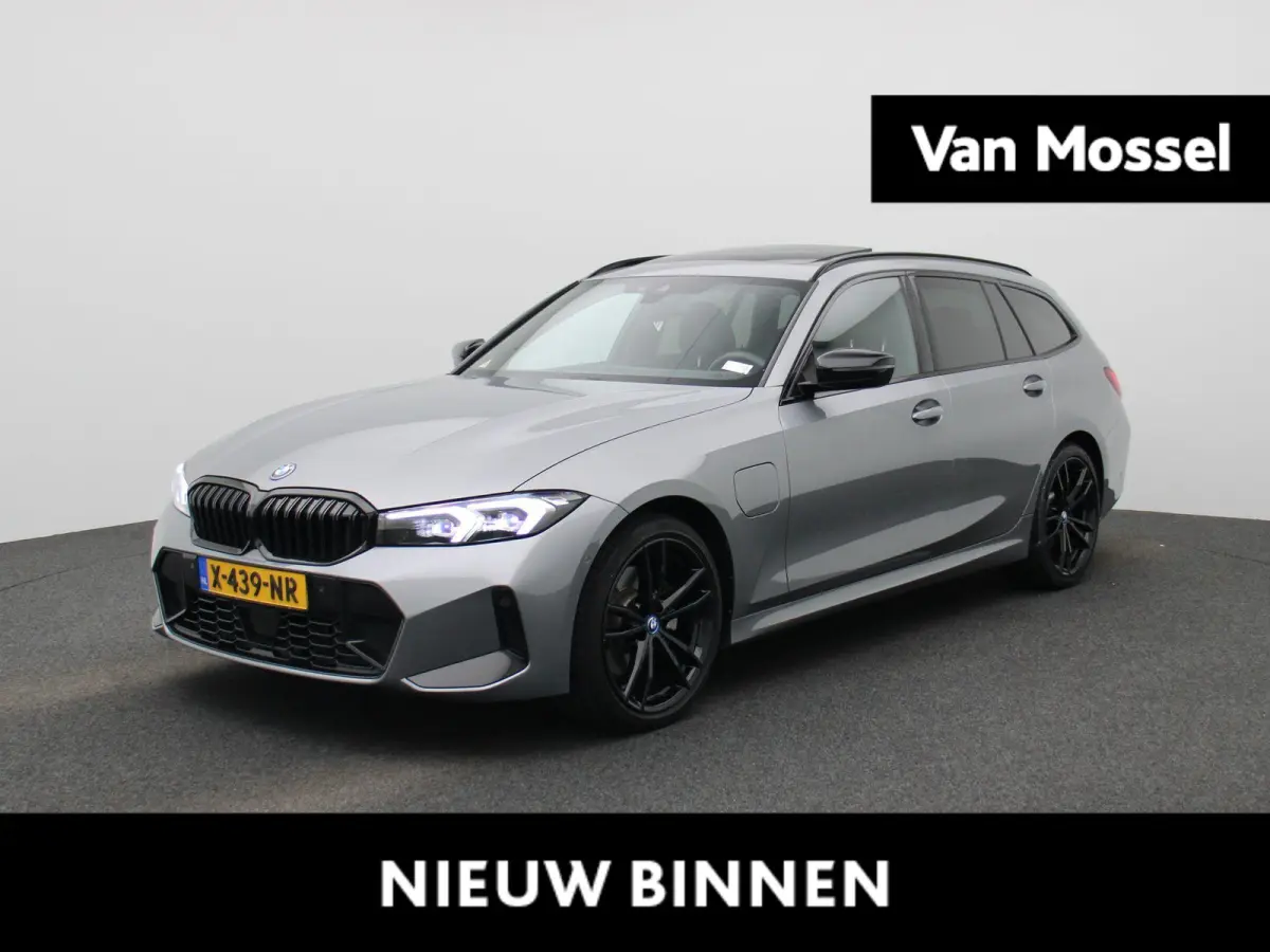 320e | WORDT VERWACHT | M SPORTPAKKET | PANORAMADAK | HARMAN KARDON | STUUR- EN STOELVERWARMING | ACHTERUITRIJCAMERA |