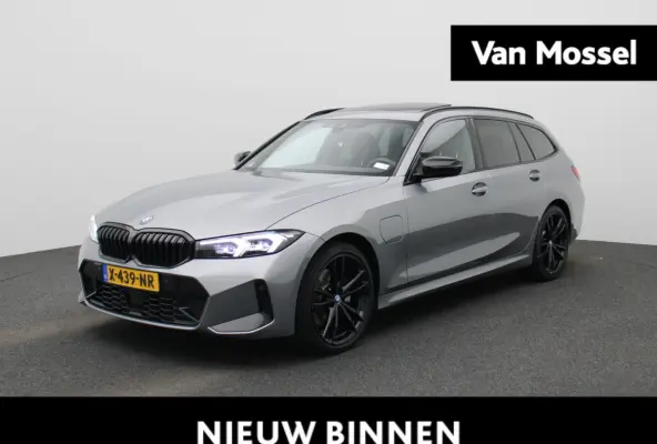 320e | WORDT VERWACHT | M SPORTPAKKET | PANORAMADAK | HARMAN KARDON | STUUR- EN STOELVERWARMING | ACHTERUITRIJCAMERA |
