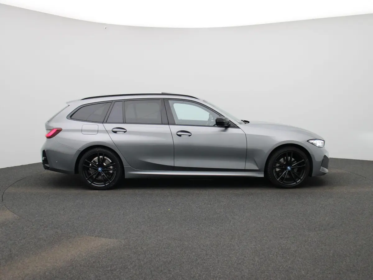 320e | WORDT VERWACHT | M SPORTPAKKET | PANORAMADAK | HARMAN KARDON | STUUR- EN STOELVERWARMING | ACHTERUITRIJCAMERA |
