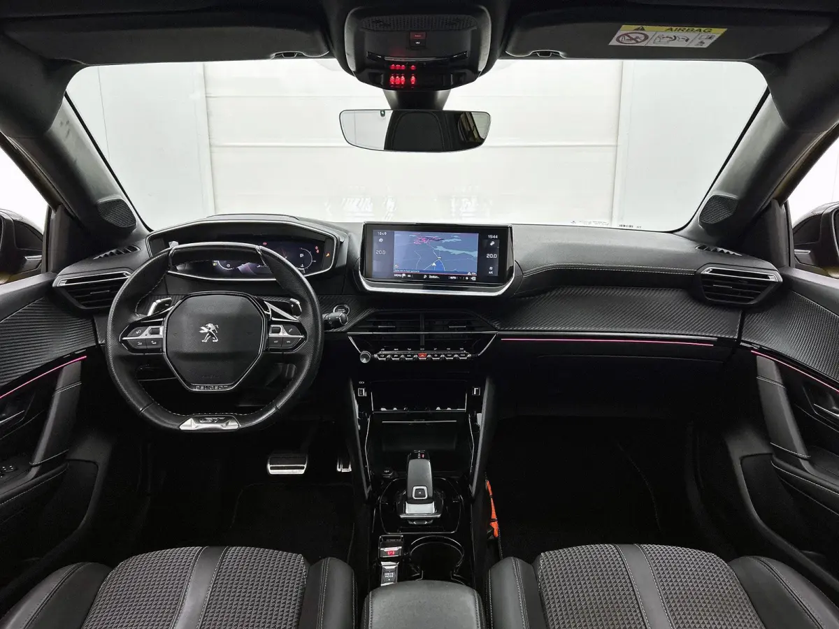 1.2 130pk GT-Line Automaat | Glazendak | Navigatie | Adaptieve Cruise Control | Climate Control | Achteruitrijcamera | 17"LMV | LED | Apple Carplay/Android Auto |