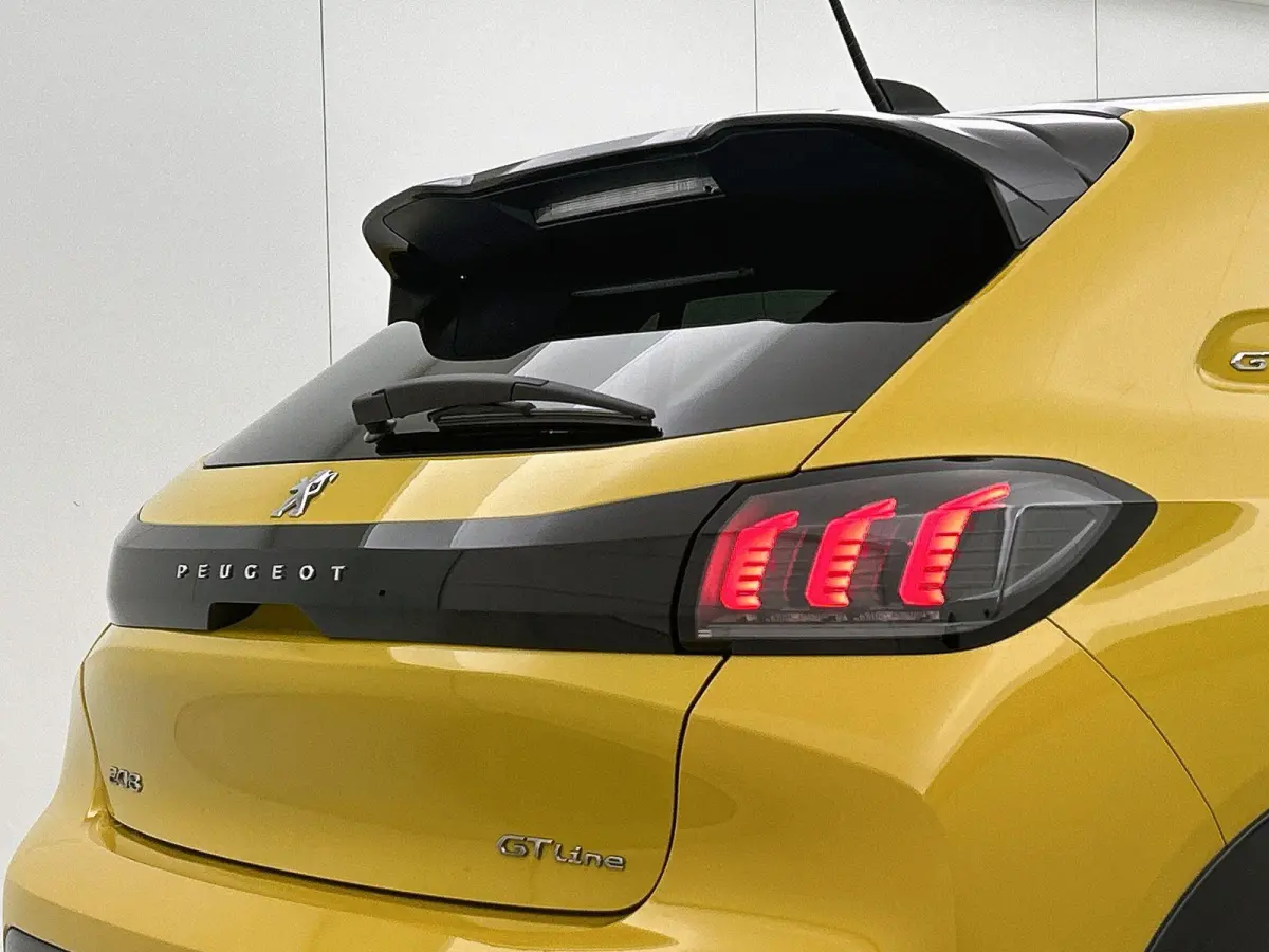 1.2 130pk GT-Line Automaat | Glazendak | Navigatie | Adaptieve Cruise Control | Climate Control | Achteruitrijcamera | 17"LMV | LED | Apple Carplay/Android Auto |