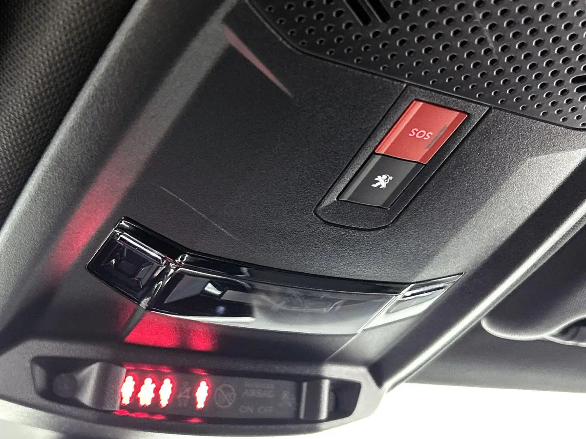 1.2 130pk GT-Line Automaat | Glazendak | Navigatie | Adaptieve Cruise Control | Climate Control | Achteruitrijcamera | 17"LMV | LED | Apple Carplay/Android Auto |