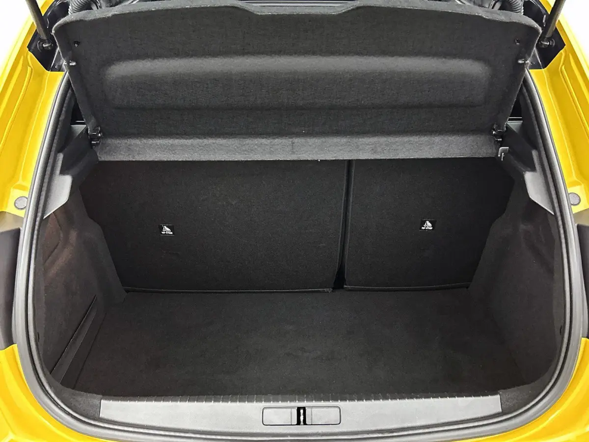 1.2 130pk GT-Line Automaat | Glazendak | Navigatie | Adaptieve Cruise Control | Climate Control | Achteruitrijcamera | 17"LMV | LED | Apple Carplay/Android Auto |