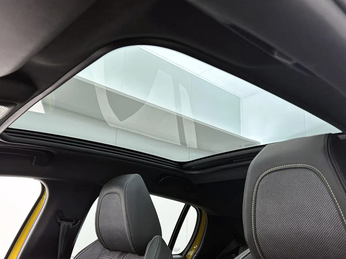1.2 130pk GT-Line Automaat | Glazendak | Navigatie | Adaptieve Cruise Control | Climate Control | Achteruitrijcamera | 17"LMV | LED | Apple Carplay/Android Auto |