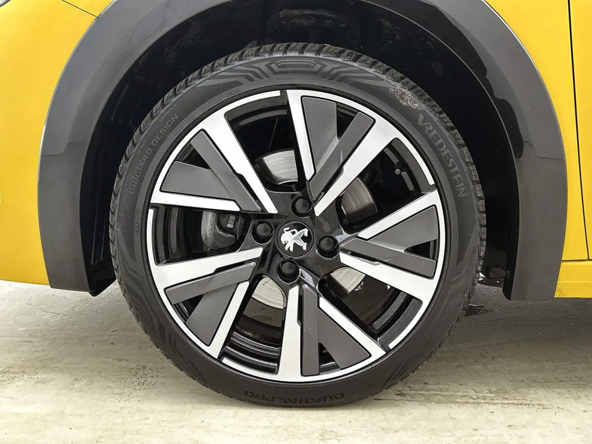 1.2 130pk GT-Line Automaat | Glazendak | Navigatie | Adaptieve Cruise Control | Climate Control | Achteruitrijcamera | 17"LMV | LED | Apple Carplay/Android Auto |