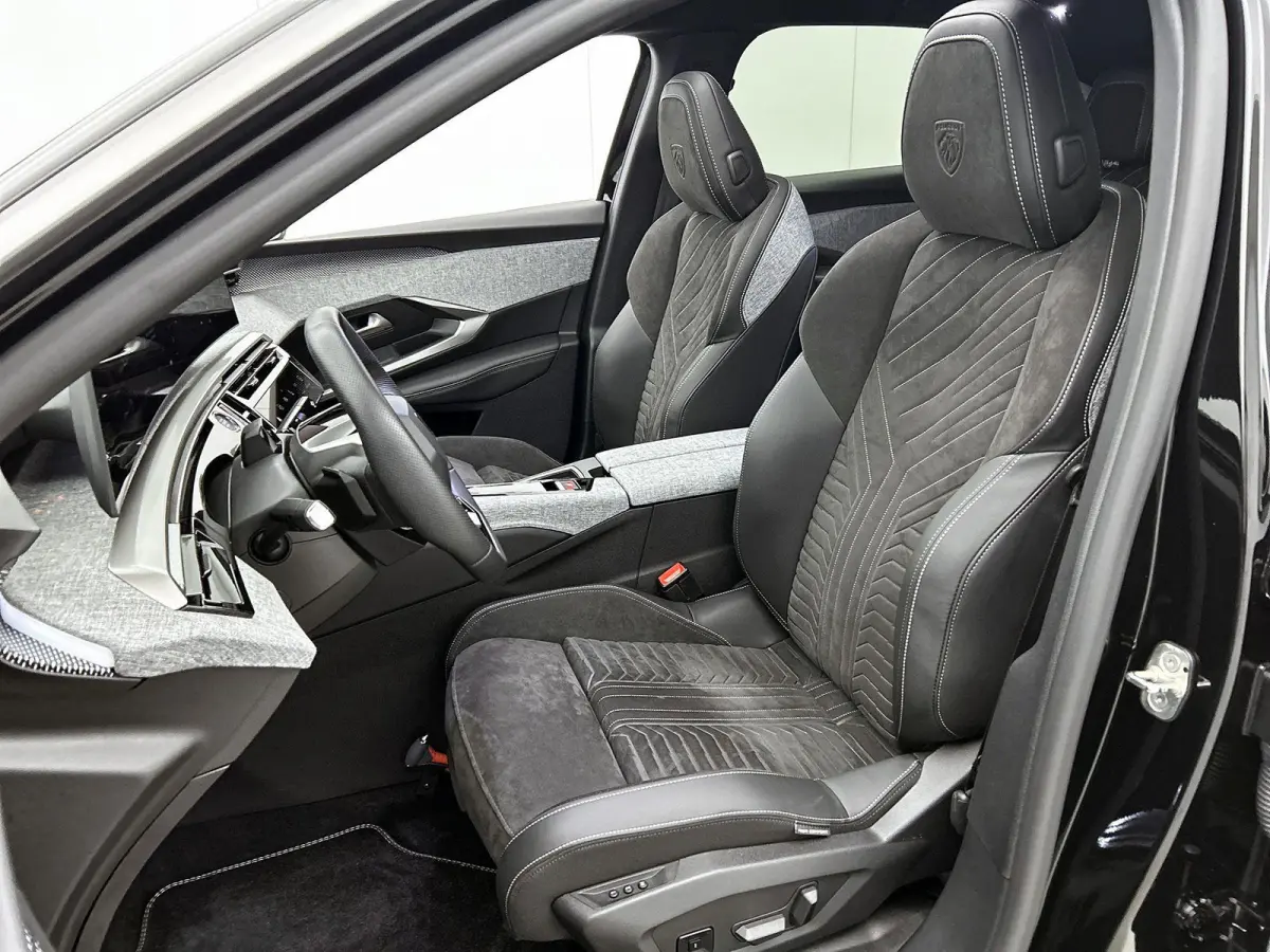 GT Avantage 210pk 73 kWh Automaat | Tot 8 Jaar Garantie | Schuif-/kanteldak | Elektrisch Verstelb. Bestuurdersstoel | Focal-Geluidssysteem | Drive Assist Plus Pack | 3 Fase | Warmtepomp | El