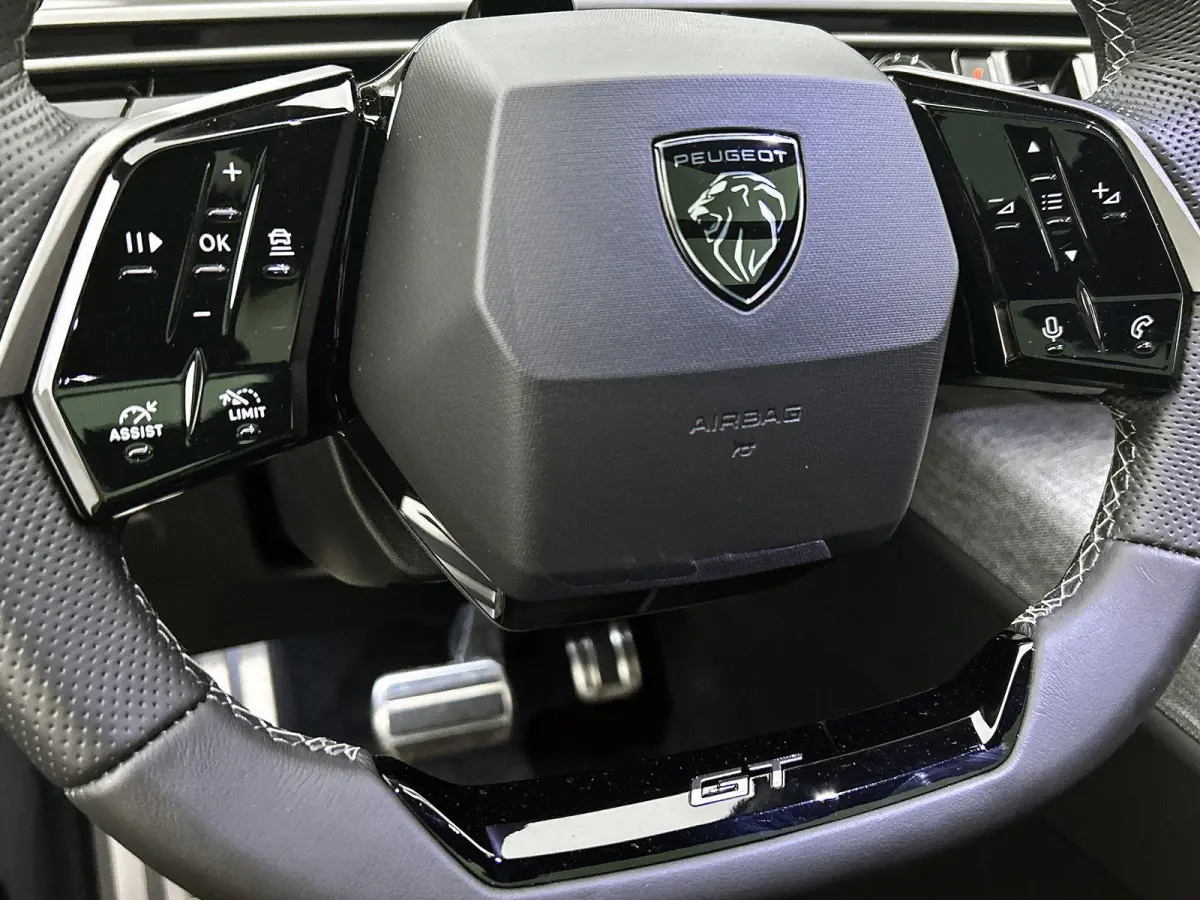 GT Avantage 210pk 73 kWh Automaat | Tot 8 Jaar Garantie | Schuif-/kanteldak | Elektrisch Verstelb. Bestuurdersstoel | Focal-Geluidssysteem | Drive Assist Plus Pack | 3 Fase | Warmtepomp | El