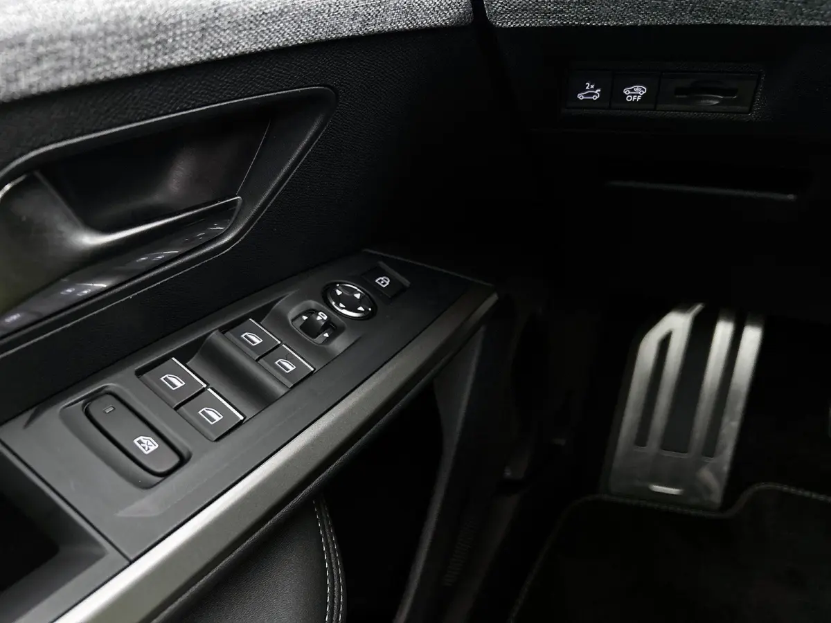 GT Avantage 210pk 73 kWh Automaat | Tot 8 Jaar Garantie | Schuif-/kanteldak | Elektrisch Verstelb. Bestuurdersstoel | Focal-Geluidssysteem | Drive Assist Plus Pack | 3 Fase | Warmtepomp | El