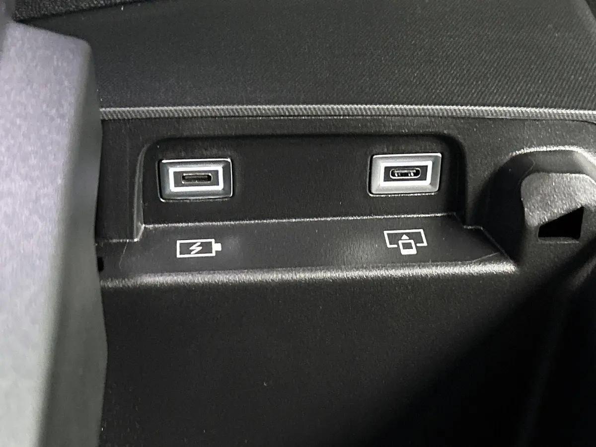 GT Avantage 210pk 73 kWh Automaat | Tot 8 Jaar Garantie | Schuif-/kanteldak | Elektrisch Verstelb. Bestuurdersstoel | Focal-Geluidssysteem | Drive Assist Plus Pack | 3 Fase | Warmtepomp | El