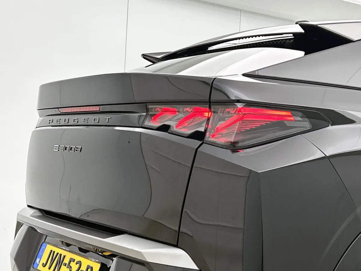 GT Avantage 210pk 73 kWh Automaat | Tot 8 Jaar Garantie | Schuif-/kanteldak | Elektrisch Verstelb. Bestuurdersstoel | Focal-Geluidssysteem | Drive Assist Plus Pack | 3 Fase | Warmtepomp | El