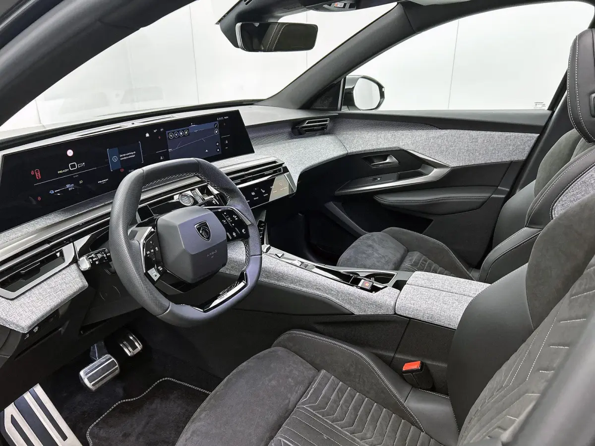 GT Avantage 210pk 73 kWh Automaat | Tot 8 Jaar Garantie | Schuif-/kanteldak | Elektrisch Verstelb. Bestuurdersstoel | Focal-Geluidssysteem | Drive Assist Plus Pack | 3 Fase | Warmtepomp | El