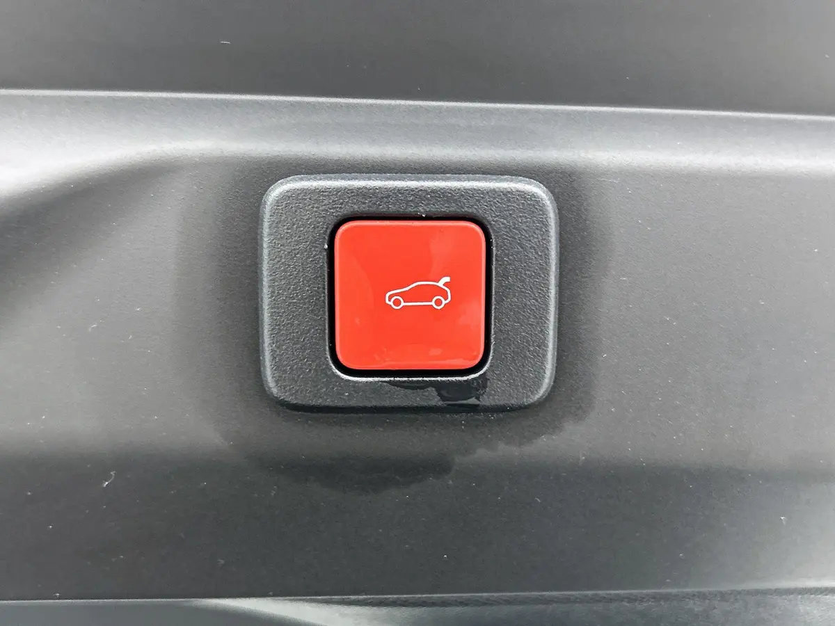 GT Avantage 210pk 73 kWh Automaat | Tot 8 Jaar Garantie | Schuif-/kanteldak | Elektrisch Verstelb. Bestuurdersstoel | Focal-Geluidssysteem | Drive Assist Plus Pack | 3 Fase | Warmtepomp | El
