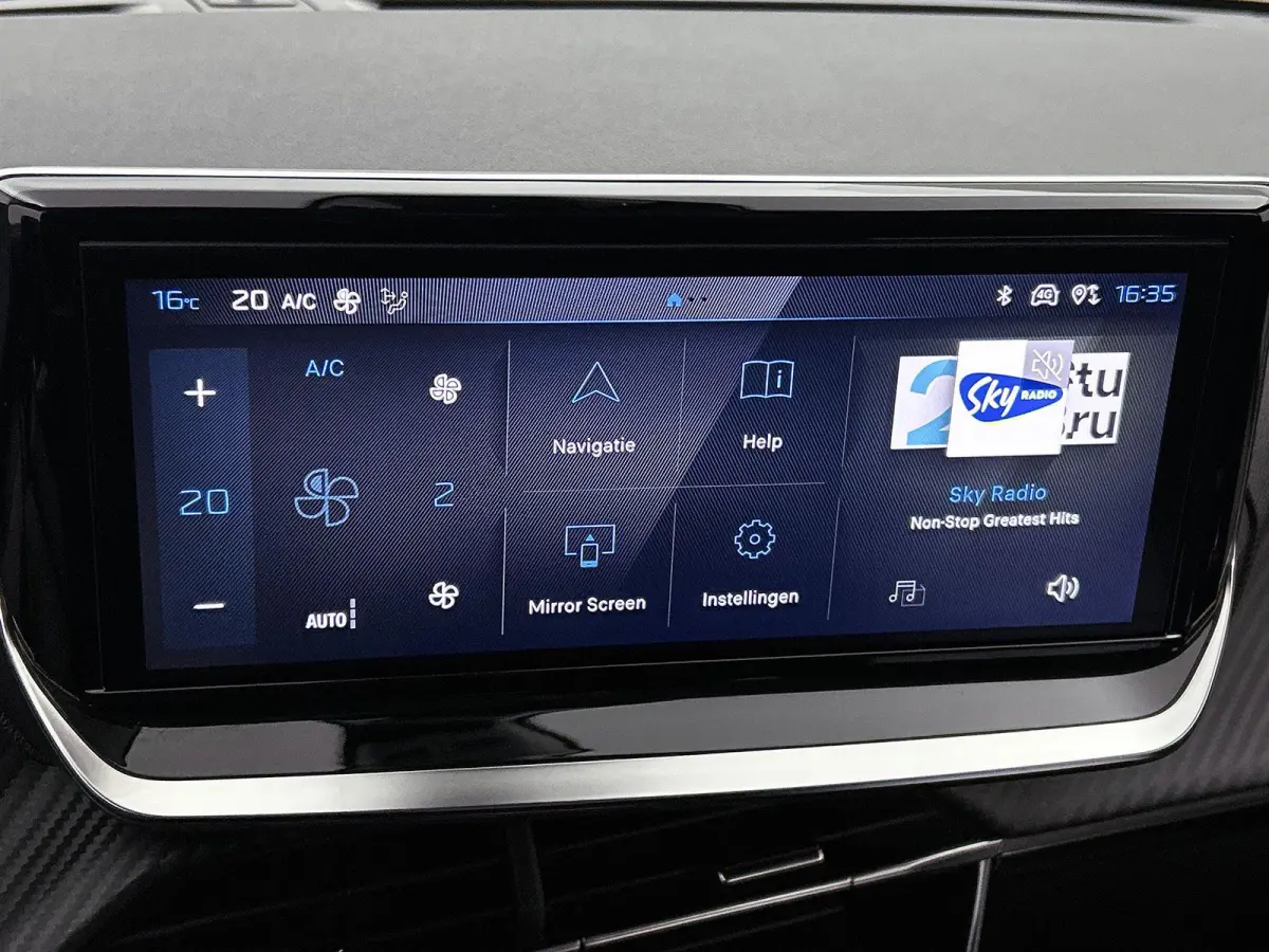 1.2 Hybrid 110pk Allure Automaat | Navigatie | Camera | Cruise Control | 16"LMV | Apple Carplay/Android Auto | Parkeersensoren |