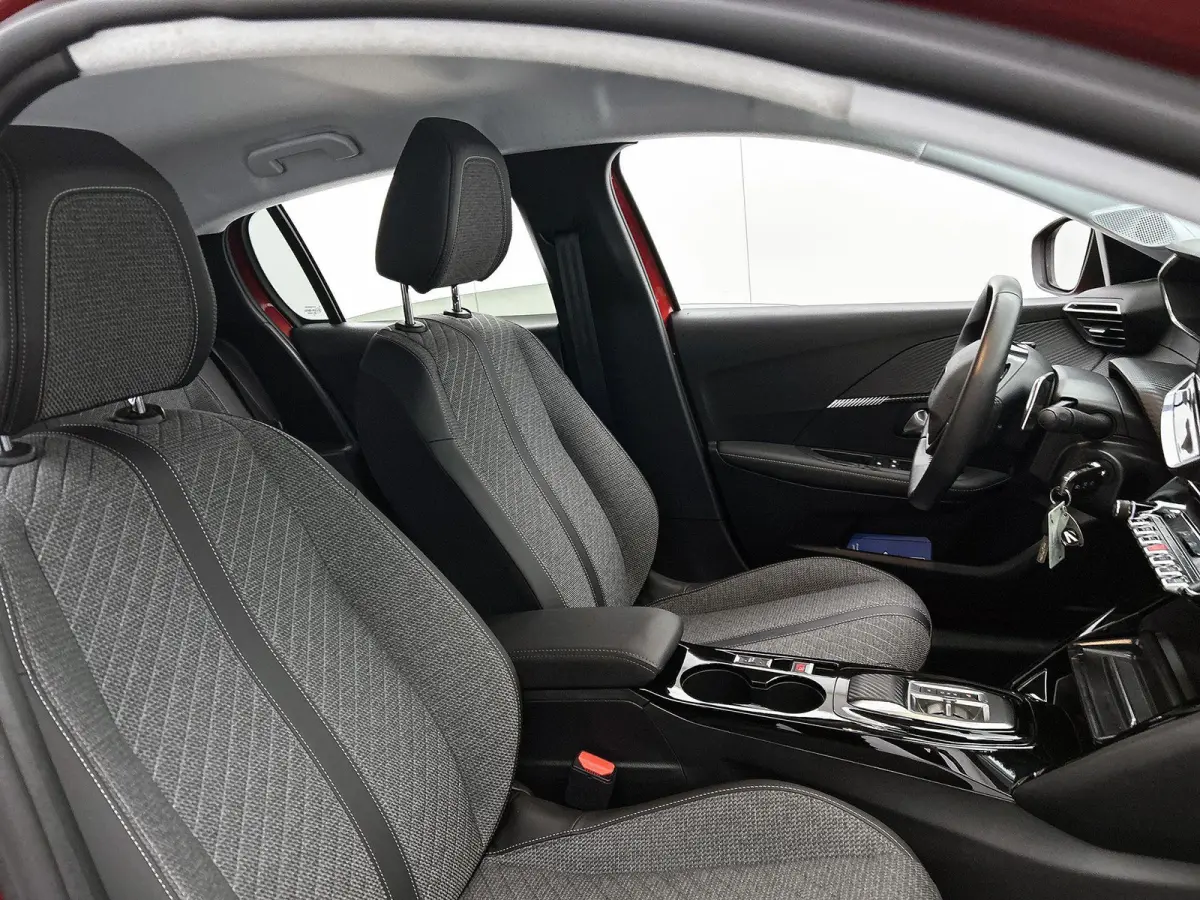 1.2 Hybrid 110pk Allure Automaat | Navigatie | Camera | Cruise Control | 16"LMV | Apple Carplay/Android Auto | Parkeersensoren |