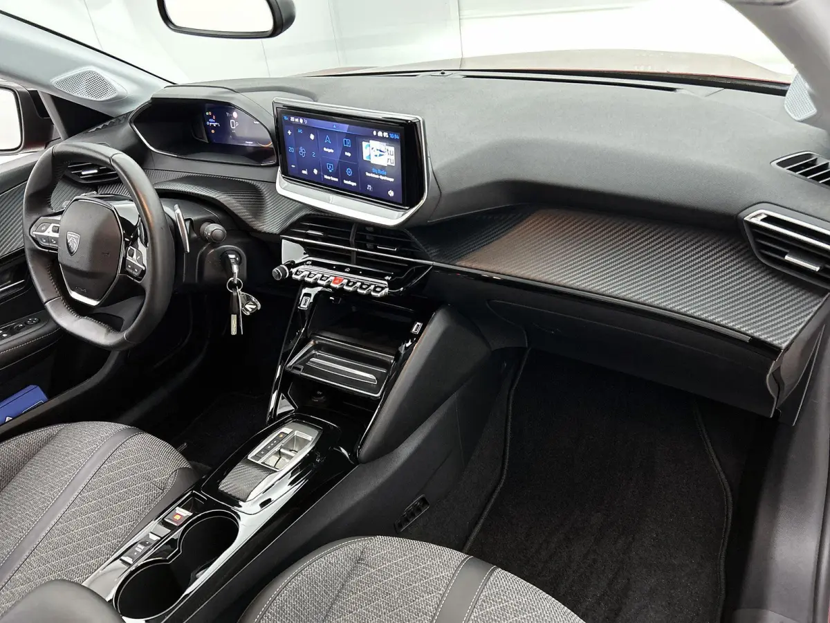 1.2 Hybrid 110pk Allure Automaat | Navigatie | Camera | Cruise Control | 16"LMV | Apple Carplay/Android Auto | Parkeersensoren |