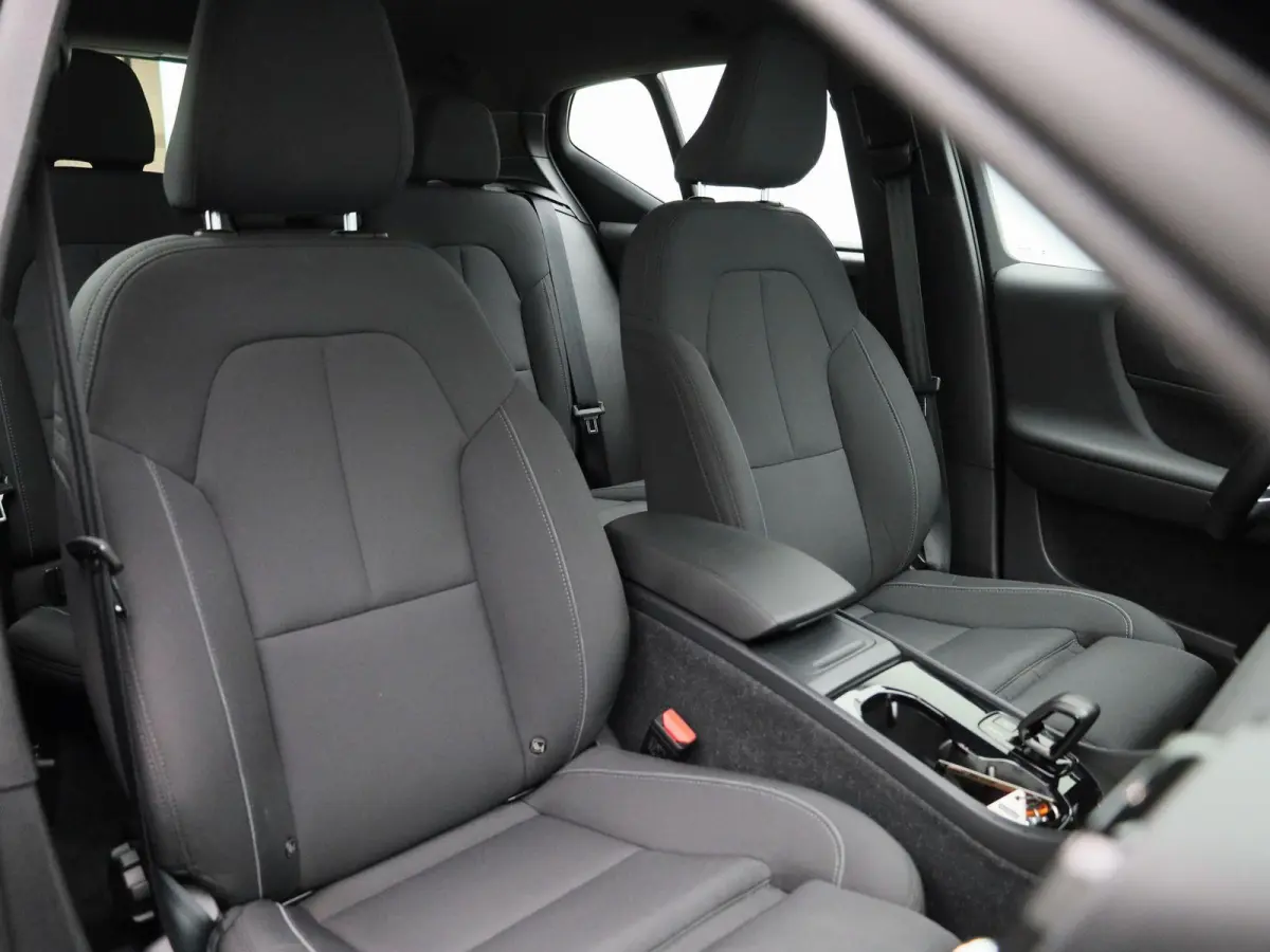Core 70 kWh | Automaat | Apple Carplay / Android Auto | Virtual Cockpit | Achteruitrijcamera | Climate Control | Cruise Control | Bluetooth | Lichtmetalen Velgen |