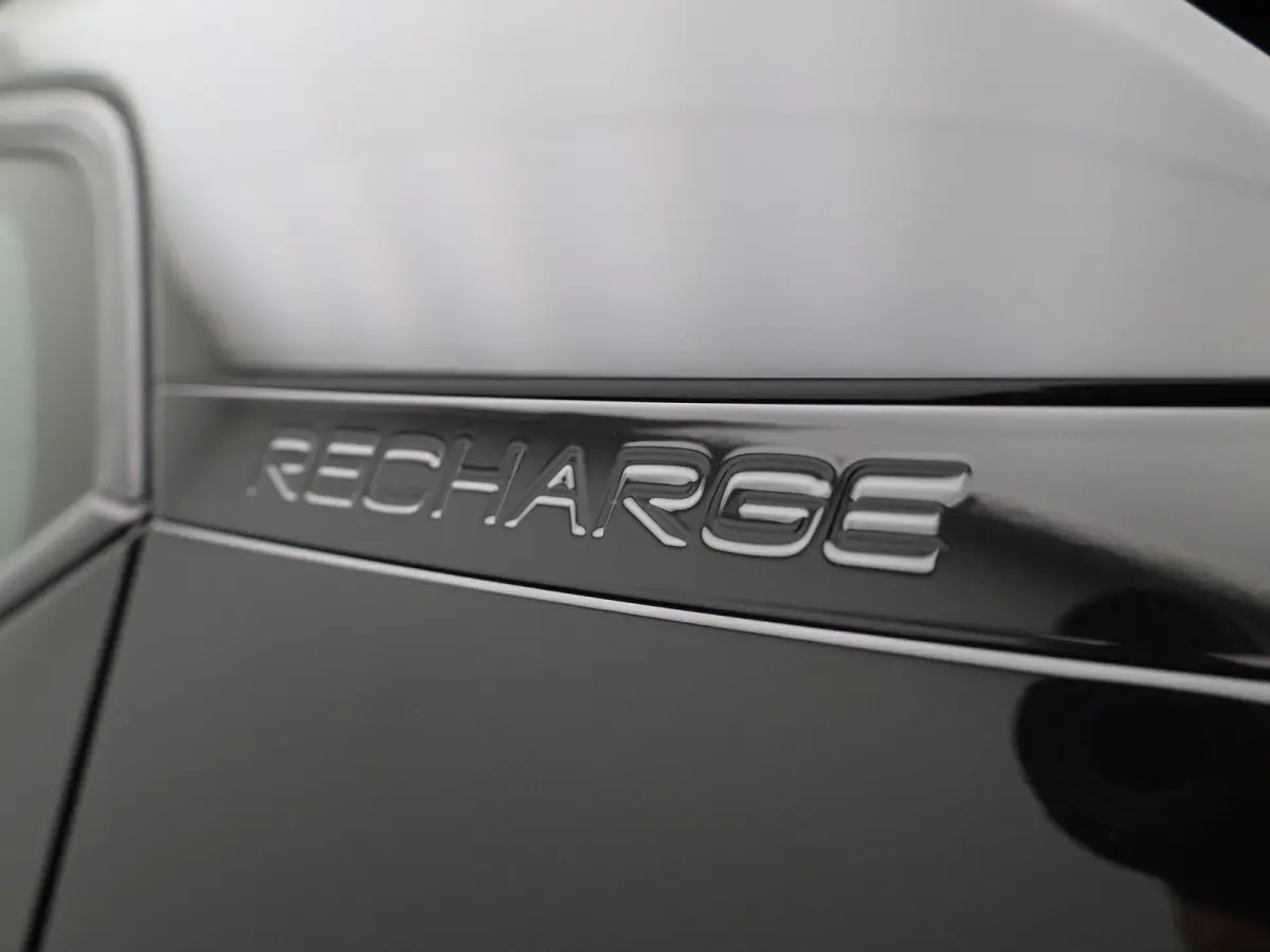 Core 70 kWh | Automaat | Apple Carplay / Android Auto | Virtual Cockpit | Achteruitrijcamera | Climate Control | Cruise Control | Bluetooth | Lichtmetalen Velgen |