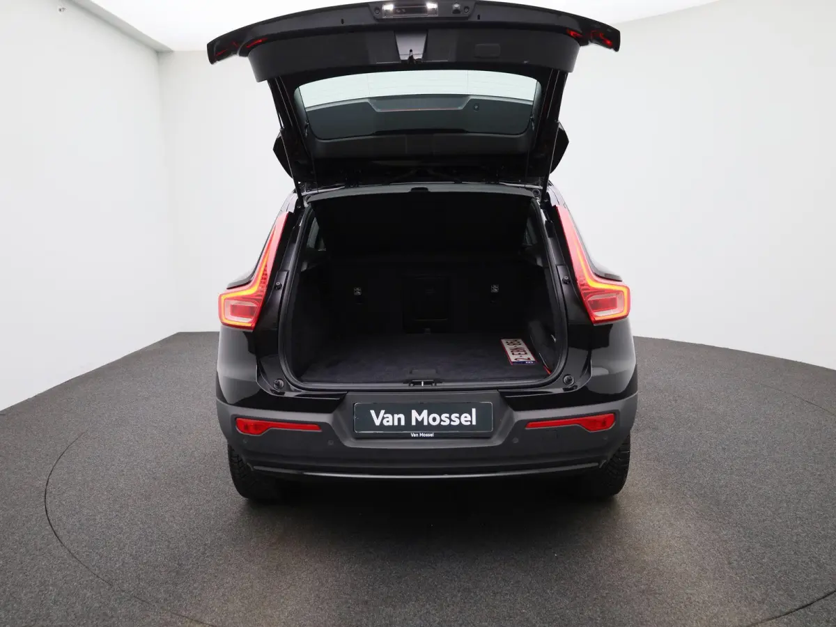 Core 70 kWh | Automaat | Apple Carplay / Android Auto | Virtual Cockpit | Achteruitrijcamera | Climate Control | Cruise Control | Bluetooth | Lichtmetalen Velgen |