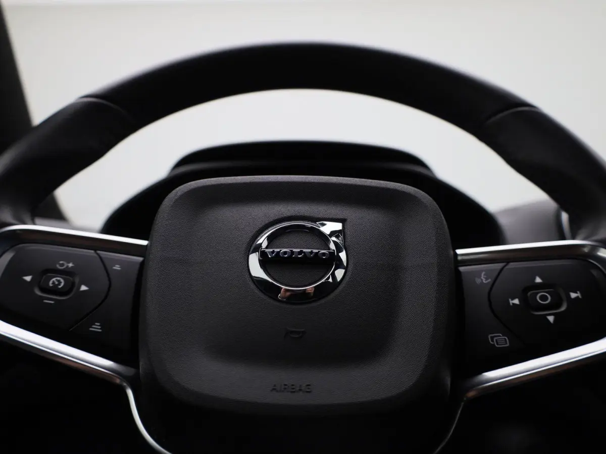 Core 70 kWh | Automaat | Apple Carplay / Android Auto | Virtual Cockpit | Achteruitrijcamera | Climate Control | Cruise Control | Bluetooth | Lichtmetalen Velgen |