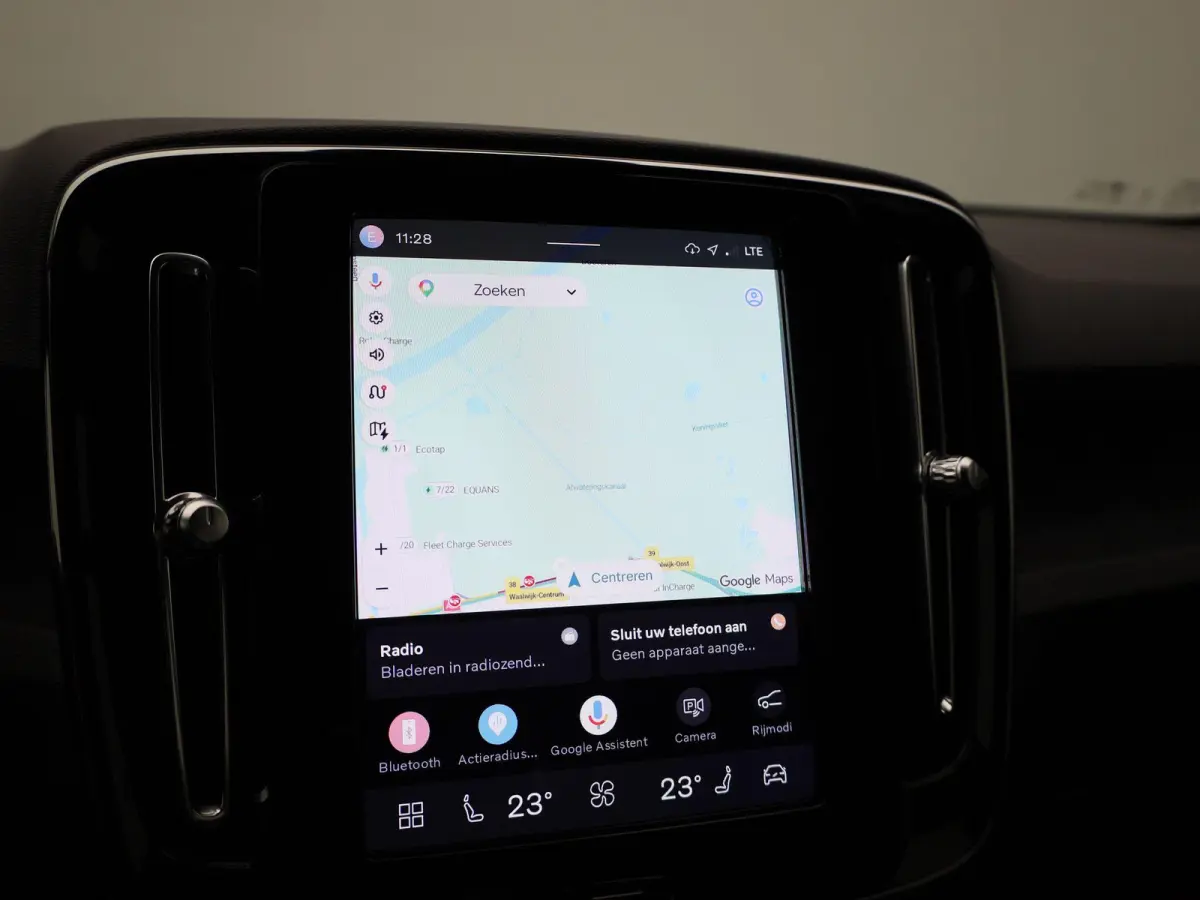 Core 70 kWh | Automaat | Apple Carplay / Android Auto | Virtual Cockpit | Achteruitrijcamera | Climate Control | Cruise Control | Bluetooth | Lichtmetalen Velgen |