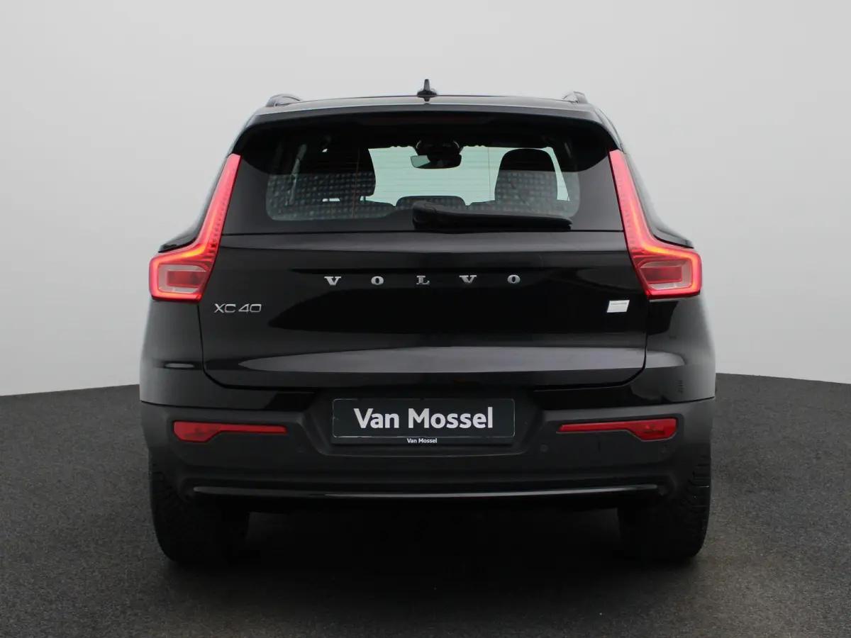 Core 70 kWh | Automaat | Apple Carplay / Android Auto | Virtual Cockpit | Achteruitrijcamera | Climate Control | Cruise Control | Bluetooth | Lichtmetalen Velgen |