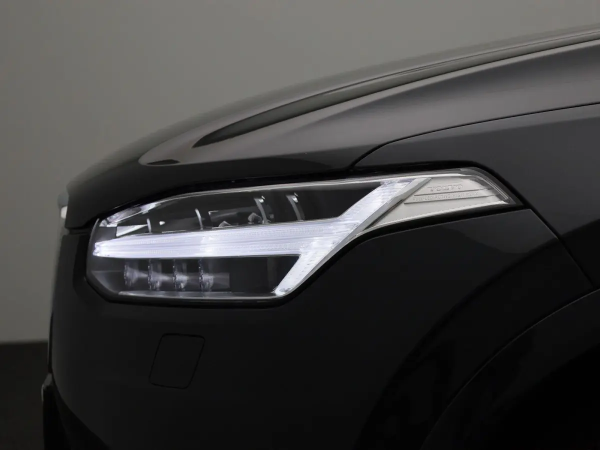 2.0 T8 4WD Geartronic Momentum Pro 7-ZITTER | PANORAMADAK | ELEKTRISCHE ACHTERKLEP | BLUETOOTH | ACHTERUITRIJCAMERA | TREKHAAK | LEDER |