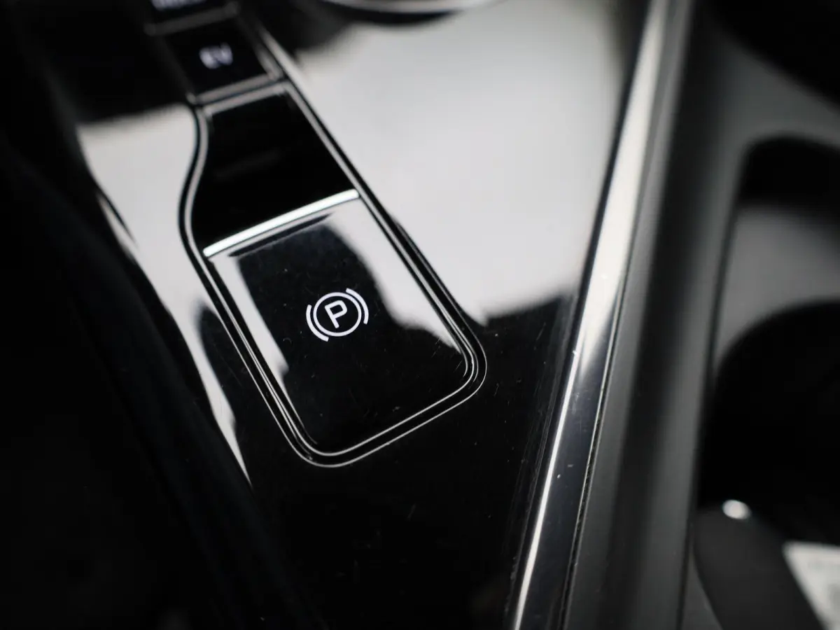 1.6 GDi PHEV Launch Edition | Automaat | Apple Carplay / Android Auto | Parkeer sensoren | Leder | Trekhaak | Stoel verwarming/koeling | Stuur verwarming | Adaptive cruise control | Climate 