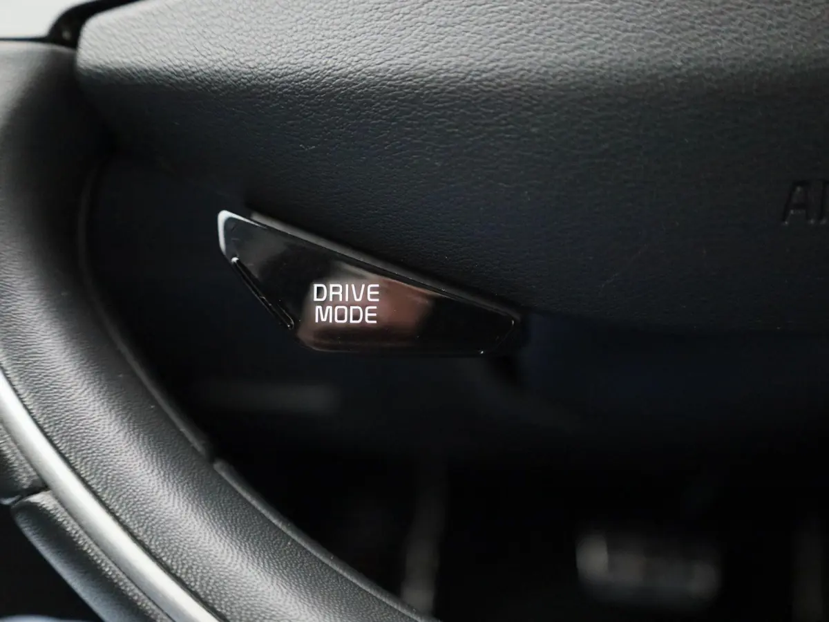1.6 GDi PHEV Launch Edition | Automaat | Apple Carplay / Android Auto | Parkeer sensoren | Leder | Trekhaak | Stoel verwarming/koeling | Stuur verwarming | Adaptive cruise control | Climate 