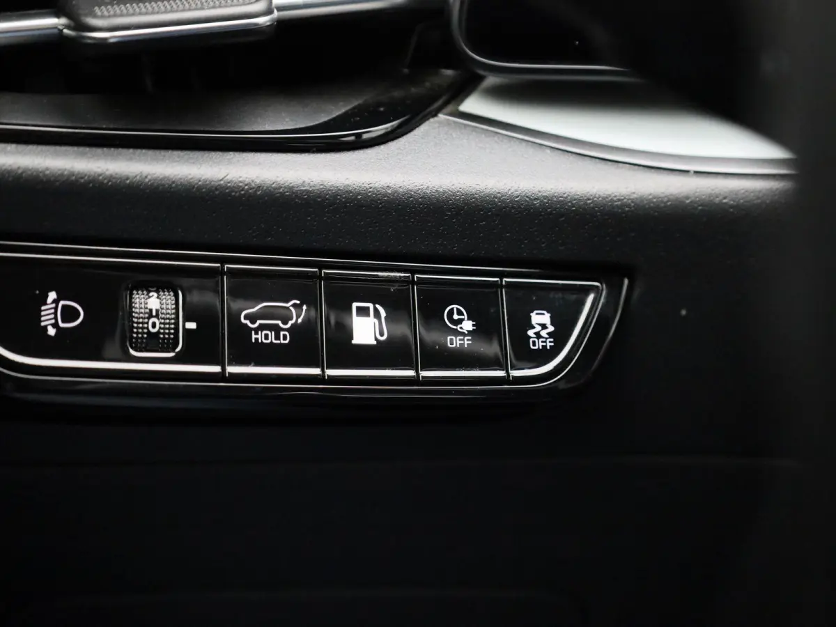 1.6 GDi PHEV Launch Edition | Automaat | Apple Carplay / Android Auto | Parkeer sensoren | Leder | Trekhaak | Stoel verwarming/koeling | Stuur verwarming | Adaptive cruise control | Climate 