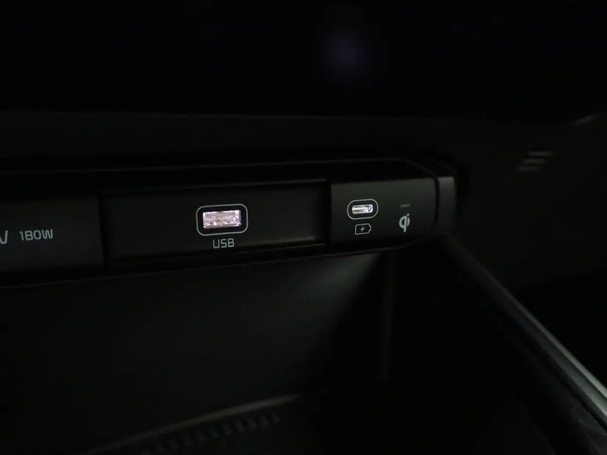 1.6 GDi PHEV Launch Edition | Automaat | Apple Carplay / Android Auto | Parkeer sensoren | Leder | Trekhaak | Stoel verwarming/koeling | Stuur verwarming | Adaptive cruise control | Climate 